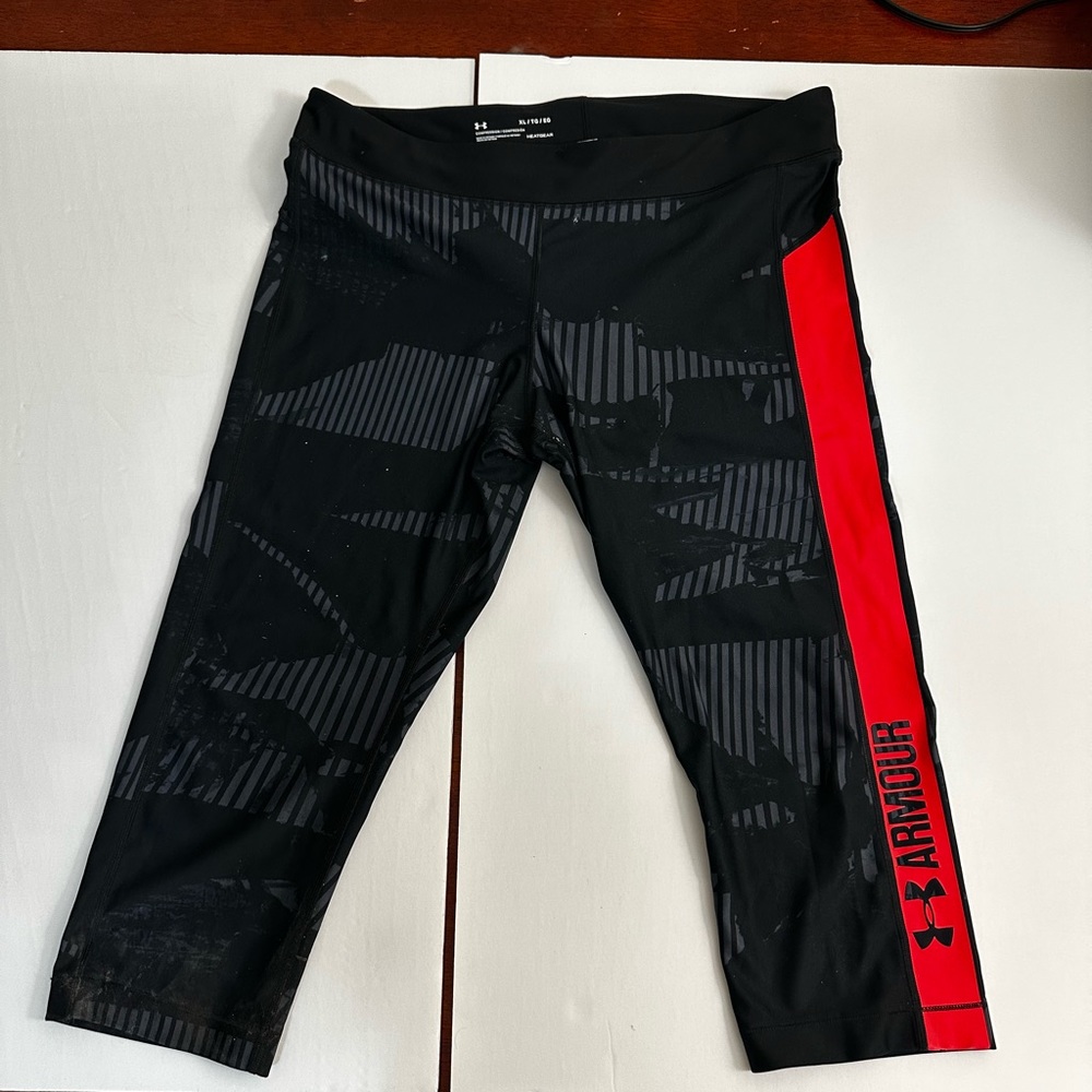 Under Armour compression capris women’s XL